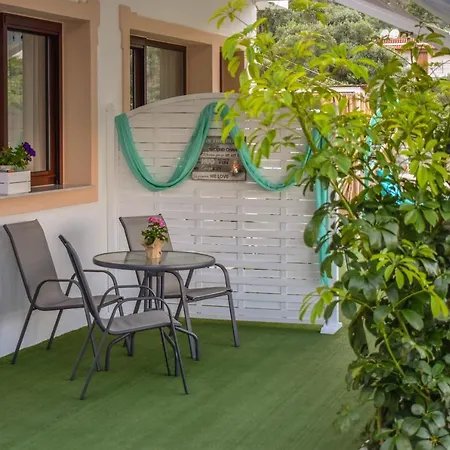 Villa Ftelia Luxury Studios *