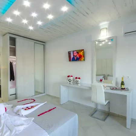 וילה Ftelia Luxury *