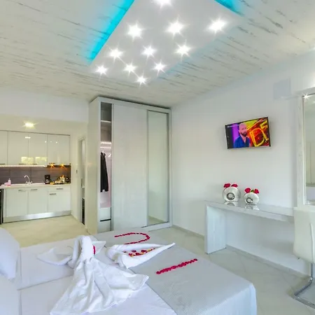וילה Ftelia Luxury